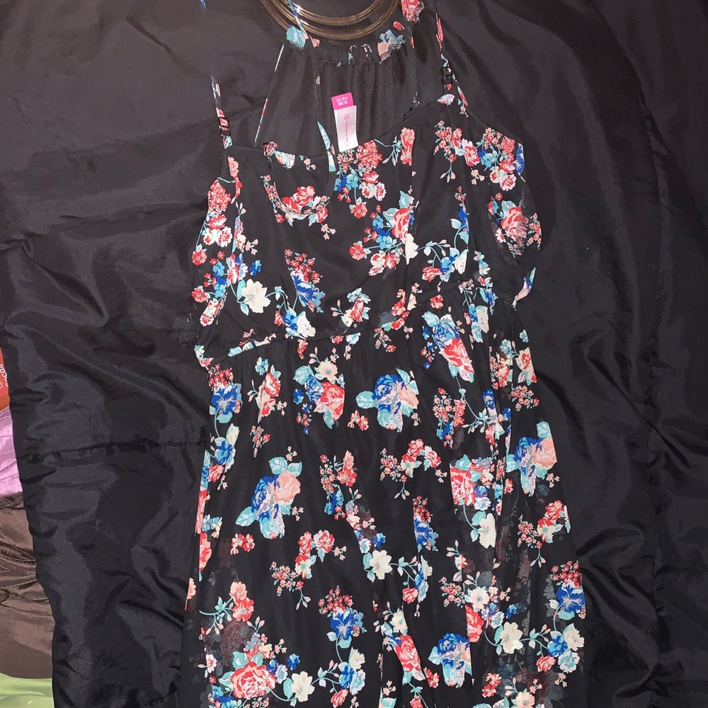 Dress - Picture 2 of 3